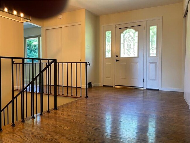 Foto del edificio - 1503 Hastings Mill Rd