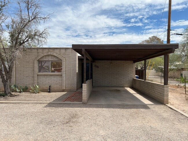 Building Photo - 1656 N Jerrie Blvd