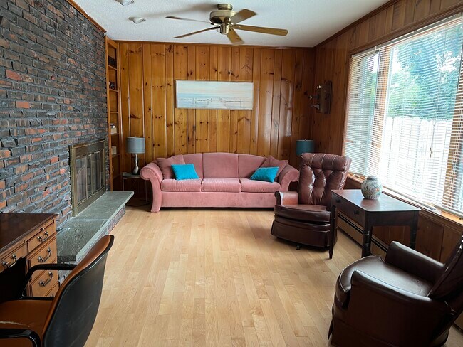 Foto del edificio - 47 Woodland Rd