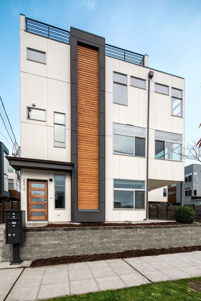 Foto del edificio - Bright 3 BR 2.5 BA Ballard Townhome