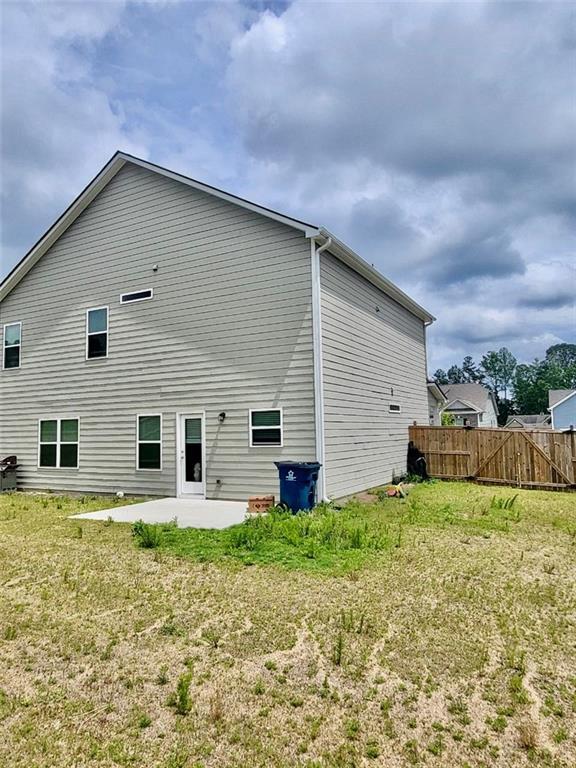 Foto del edificio - 1083 Lyndhurst Ln