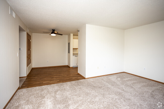 2BR, 1BA - 1,000 SF - Pineview Place Apartments