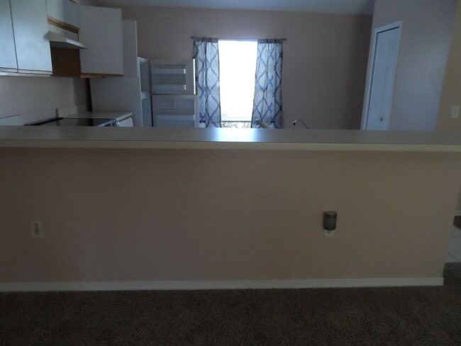 Building Photo - JUST LISTED 3 BEDROOM 2 BATH HOME