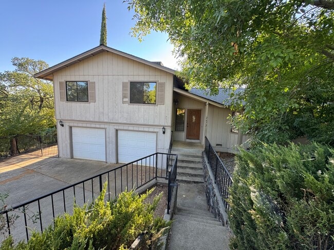 Building Photo - 2672 Sanford Ct