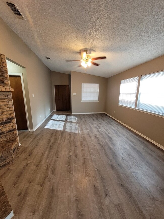 Foto del edificio - Spacious 3 bed 2 bath townhome!