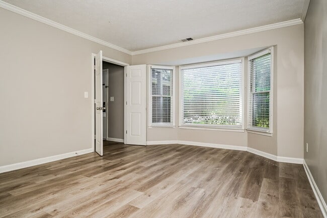 Building Photo - 3811 Eden Glen Dr SE