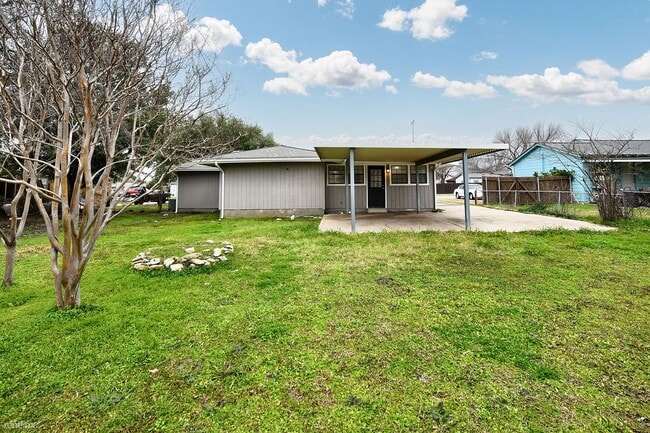 Building Photo - 4 br, 2 bath House - 204 W Northern Ave