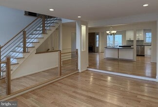 Building Photo - 7438 Crestberry Ln