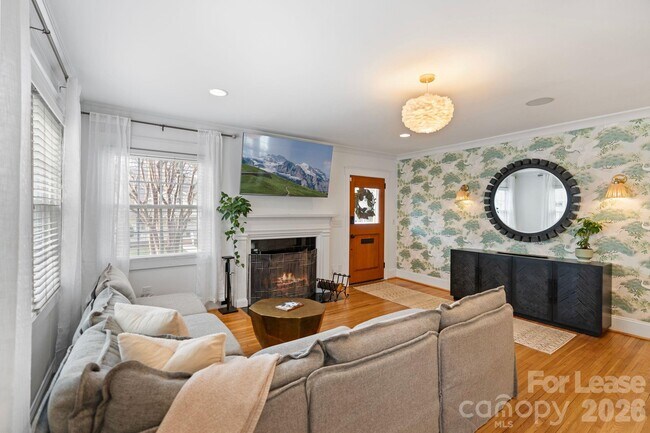 Building Photo - 425 E Tremont Ave