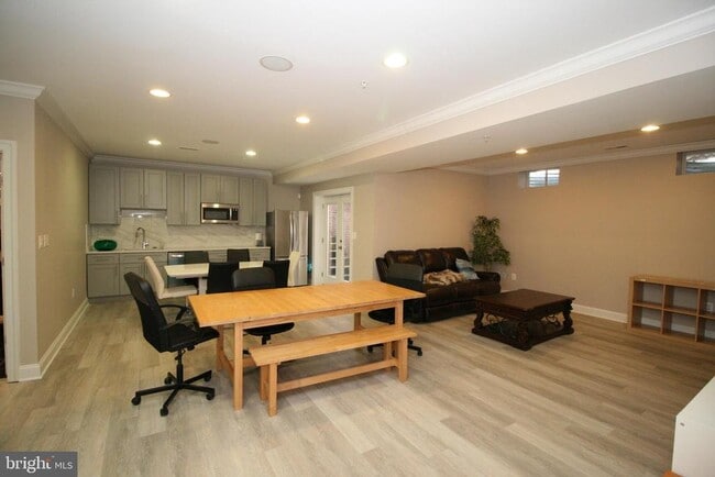 Building Photo - 102 Bullard Cir