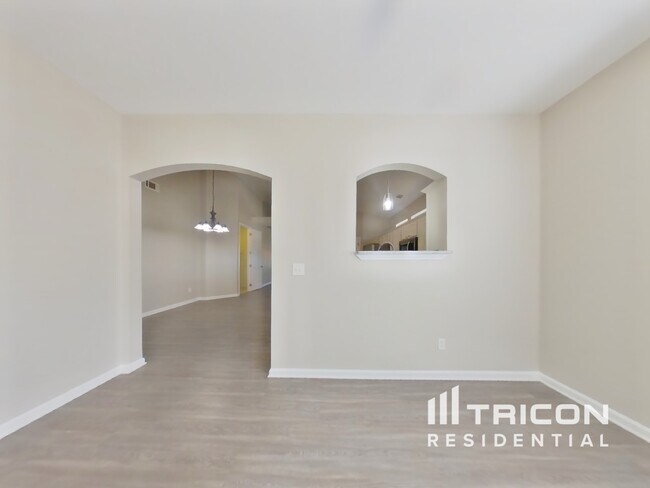 Building Photo - 542 Anglewood Trace