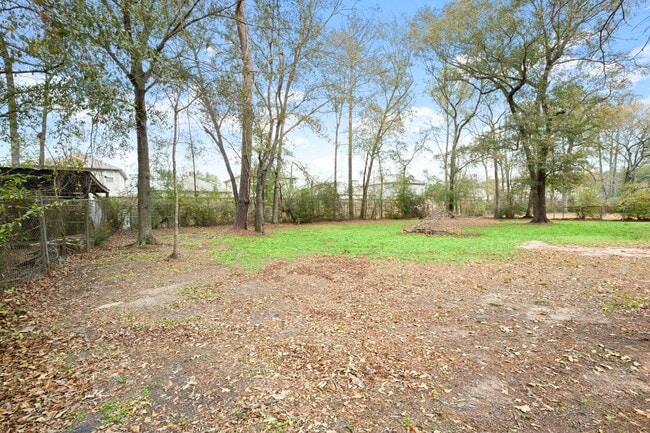 Foto del edificio - 3699 Piney Point Rd