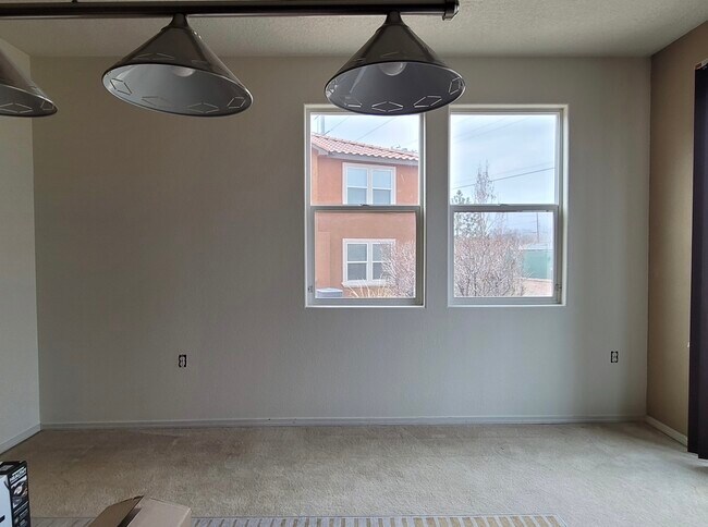 Foto del edificio - 601 Menaul Blvd NE