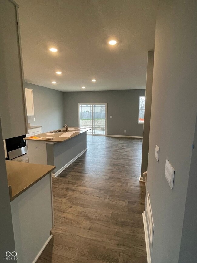 Building Photo - 11273 N Heirloom Dr
