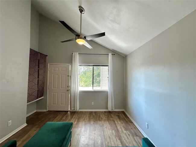 Foto del edificio - 4411 Guadalupe St