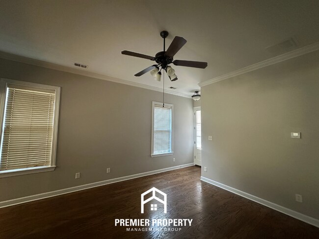 Foto del edificio - 6942 Lagrange Grove Dr