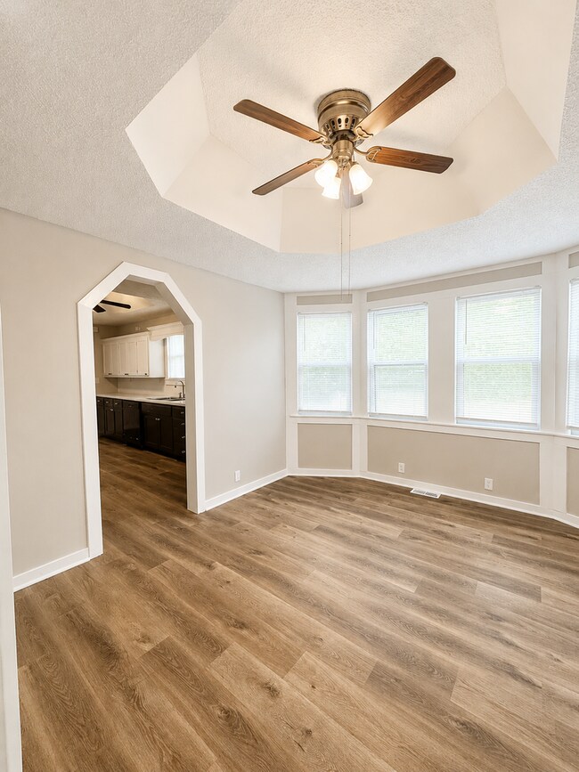 Foto del edificio - Coming Soon | Charming 2 Bed Home with Spacious Porch