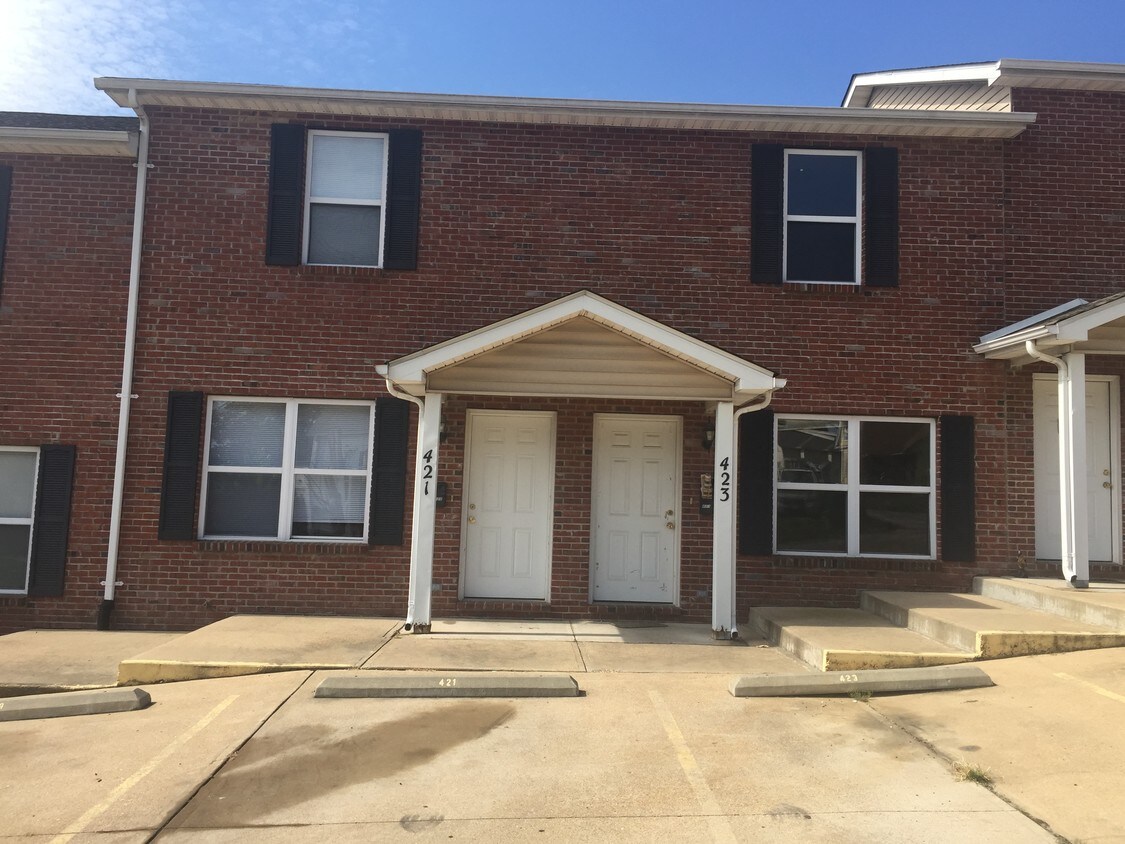 423 Fletcher St, De Soto, MO 63020 Townhome Rentals in De Soto MO