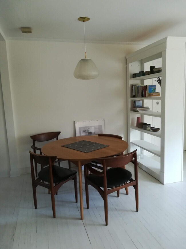 Foto del edificio - 1402 Hinman Ave