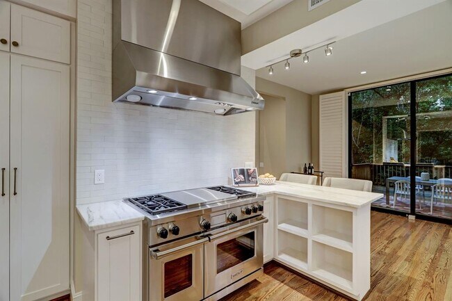 Building Photo - 26 Sugar Berry Cir