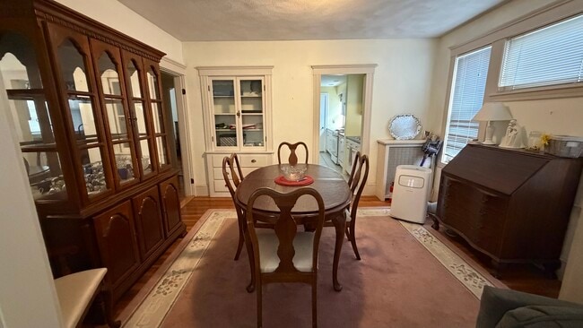 Building Photo - 11 Pearl St