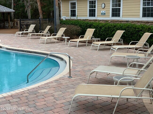 Foto del edificio - 8550 Touchton Rd