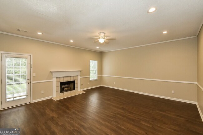 Building Photo - 5877 Cobalt Dr SW