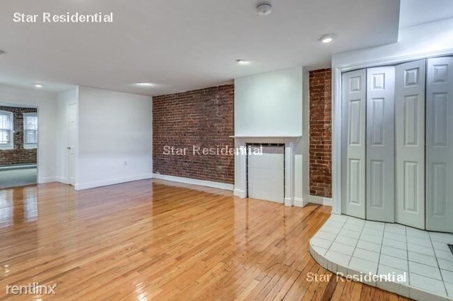 Building Photo - 917 Beacon St