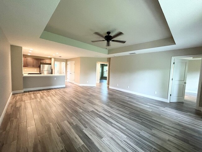 Building Photo - Gorgeous 3/2 Spacious Home with a 2 Car Garage in Eustis - Florida!