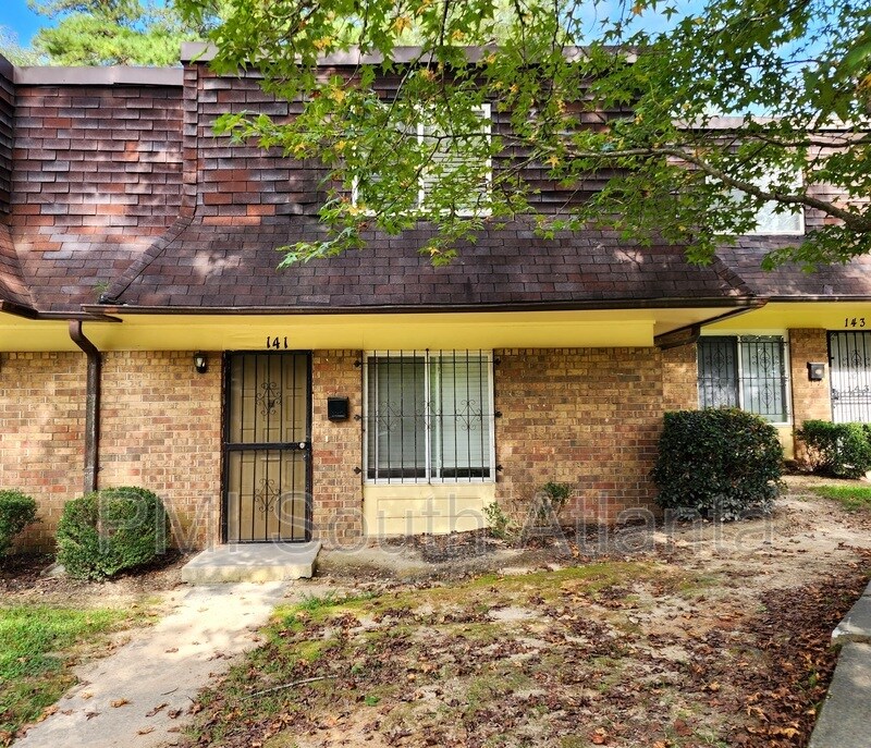 Primary Photo - 141 Peyton Pl SW
