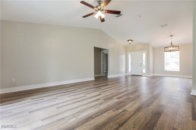 Foto del edificio - 4168 Merriam Ln