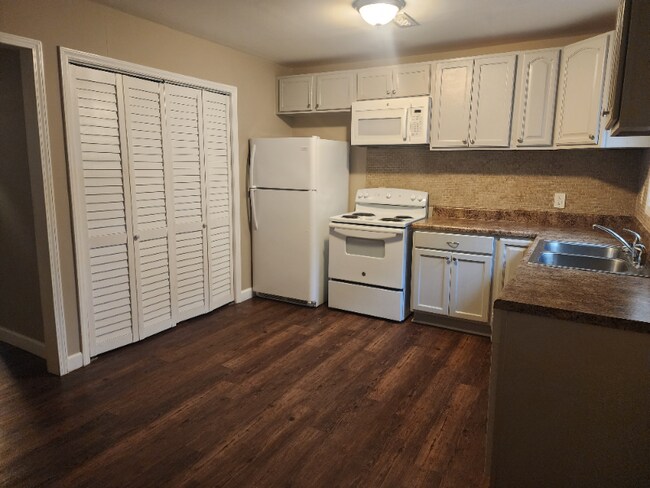 Foto del edificio - 1411 Tangora Ln