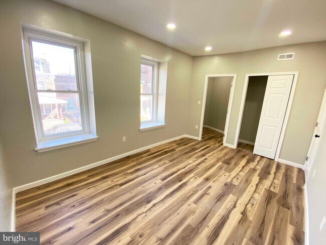 Foto del edificio - 1426 W Rockland St