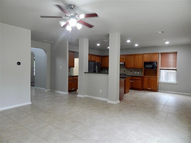 Foto del edificio - 1110 Willowbrook Dr