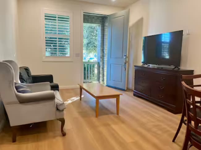 Building Photo - 3005 E Hopkins St