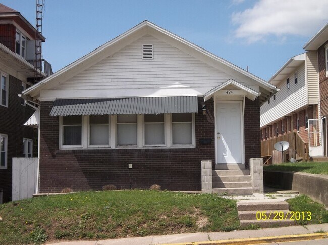 Building Photo - 424 W Adams Rd