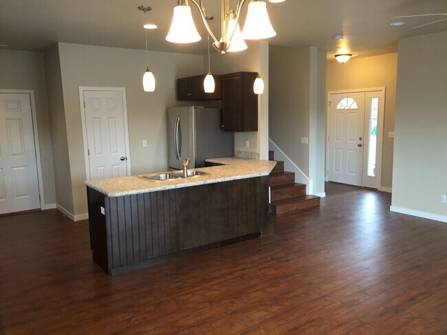 Foto del edificio - 726 Edgewood Pl