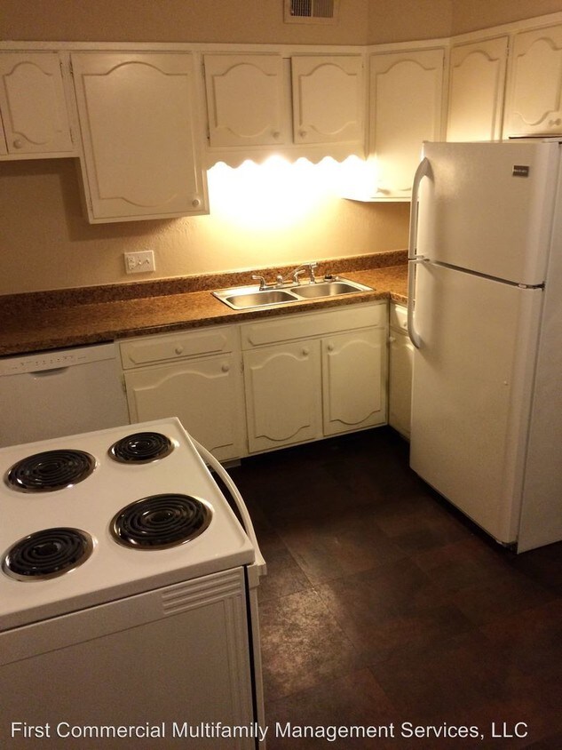 Primary Photo - 2 br, 1 bath Apartment - 419 N Lincoln Ave E