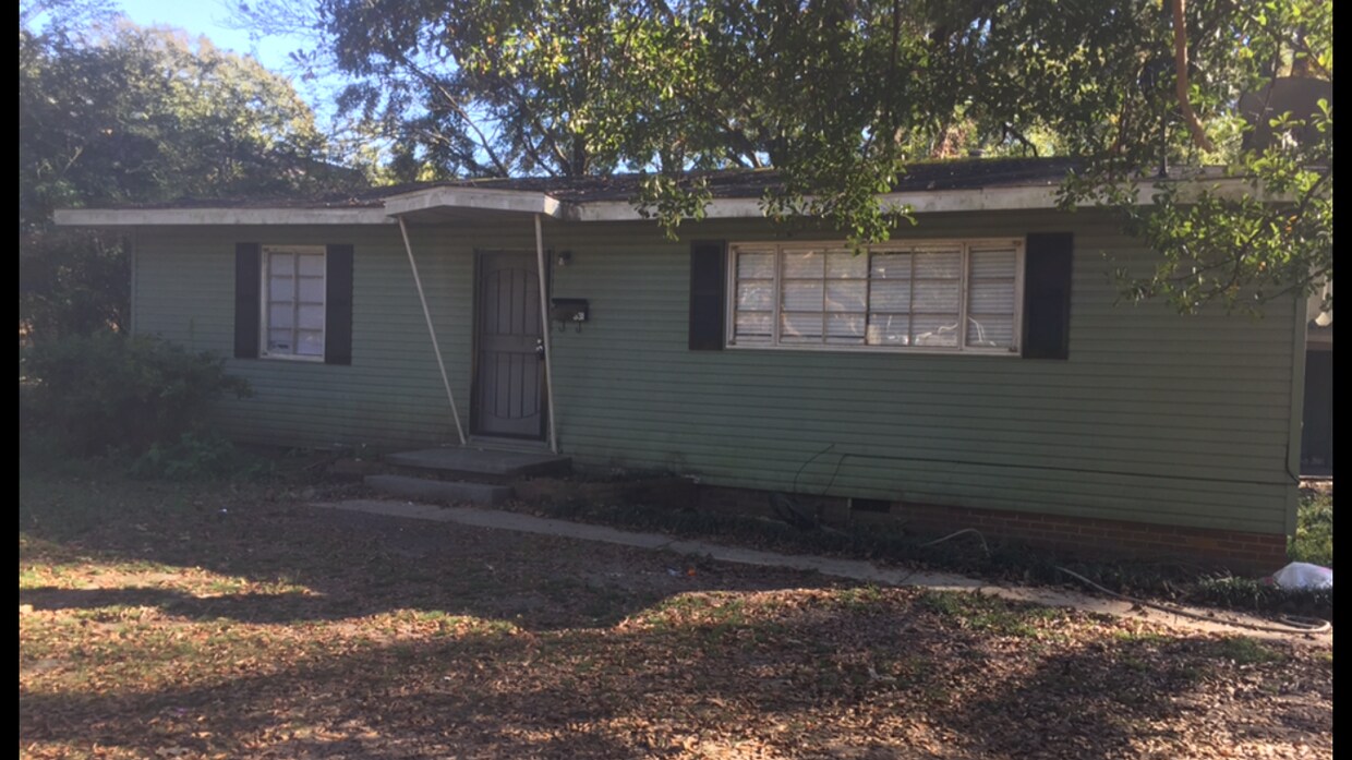 Foto principal - 3432 Rosemary Ave