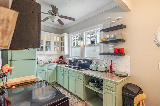Foto del edificio - 4041 Pine Hill Dr