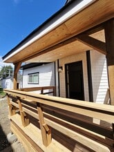 Building Photo - 1108 S Sheridan Ave
