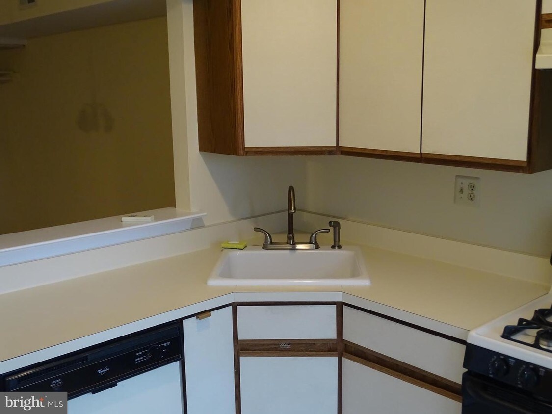 109 Hopkins Ct Unit 747A, Southampton, PA 18966 Apartment for Rent in