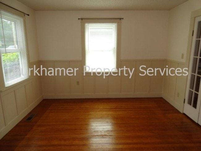 Building Photo - 446 Eklund Ave