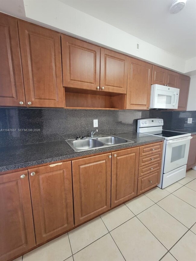 Foto del edificio - 2005 Sans Souci Blvd