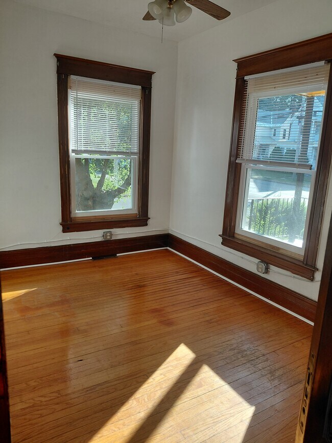 Foto del edificio - 617 N James St