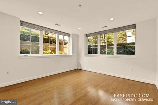 Photo - 150 V St NW Apartment