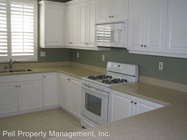 Building Photo - 8794 Dawn Ct