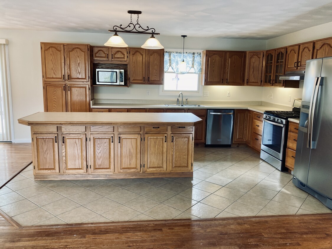 Kitchen - 3268 Pennsylvania Ave