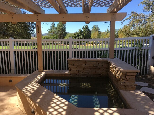 Building Photo - 43065 Avola Ct