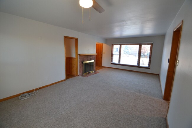 Building Photo - Remodeled 4 Bedroom Ranch on the Westside!